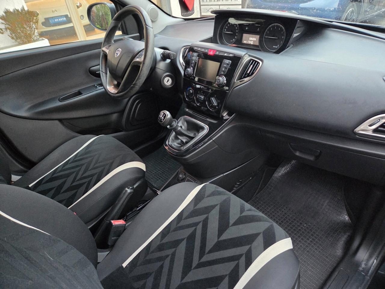 Lancia Ypsilon NEOPATENTATI - 2017