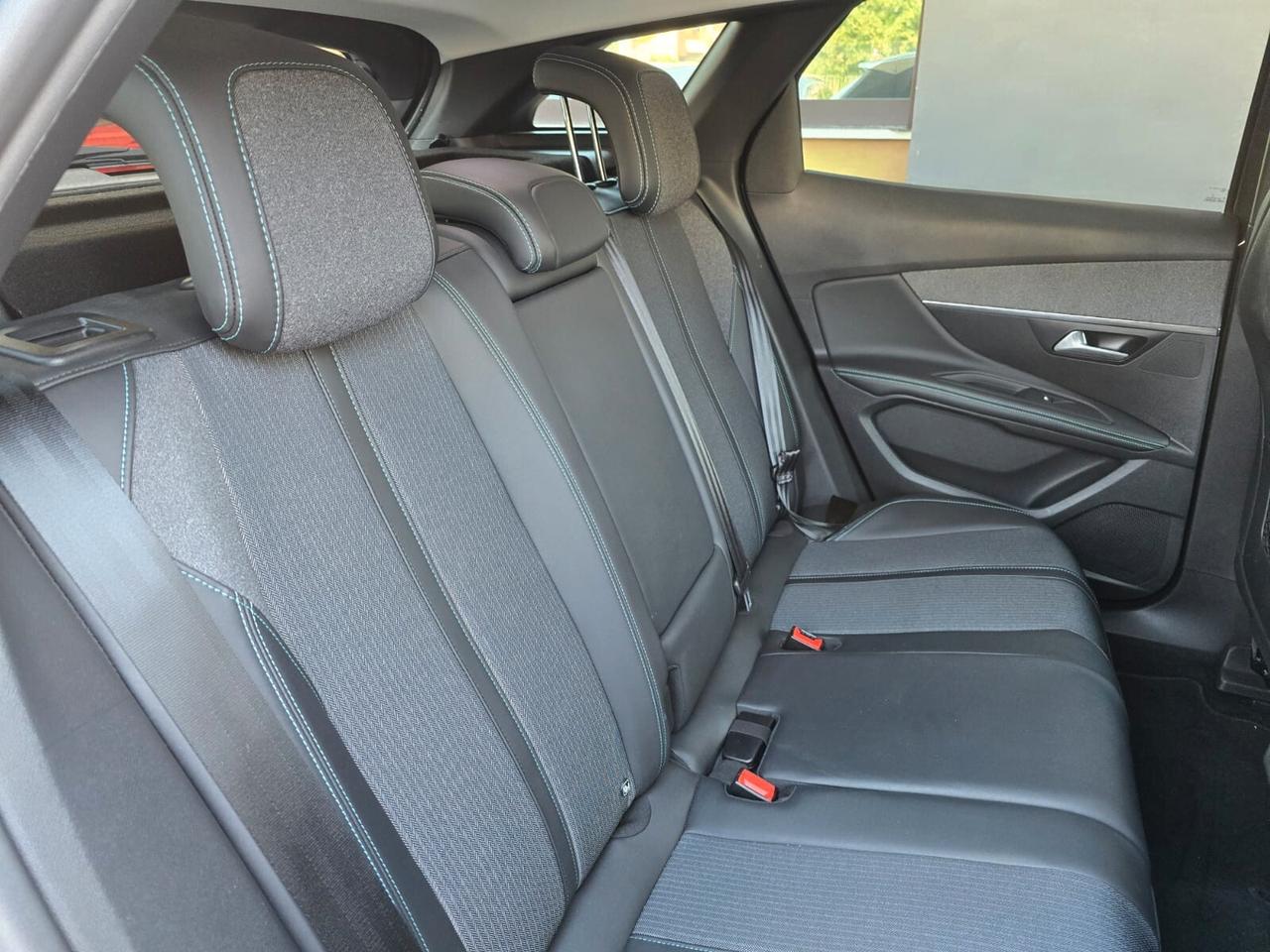 Peugeot 3008 BlueHDi 130 S&S EAT8 Allure Pack