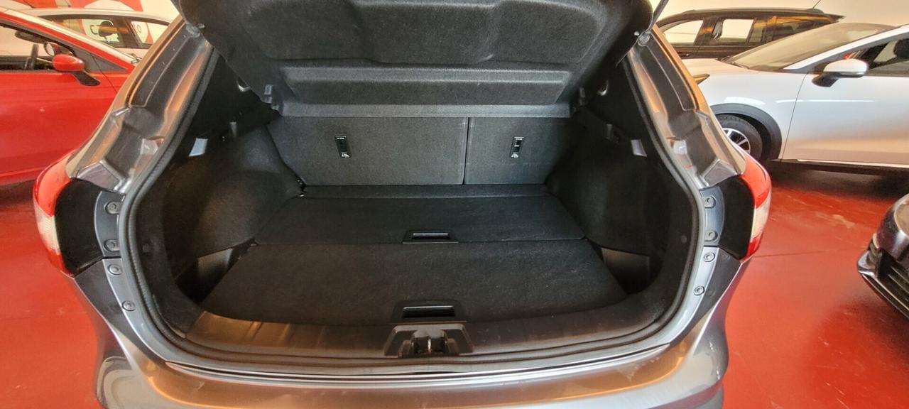 Nissan Qashqai 1.5 dCi N-Connecta