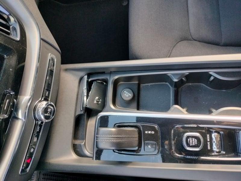 Volvo XC60 XC60 B4 (d) AWD Geartronic Momentum Pro
