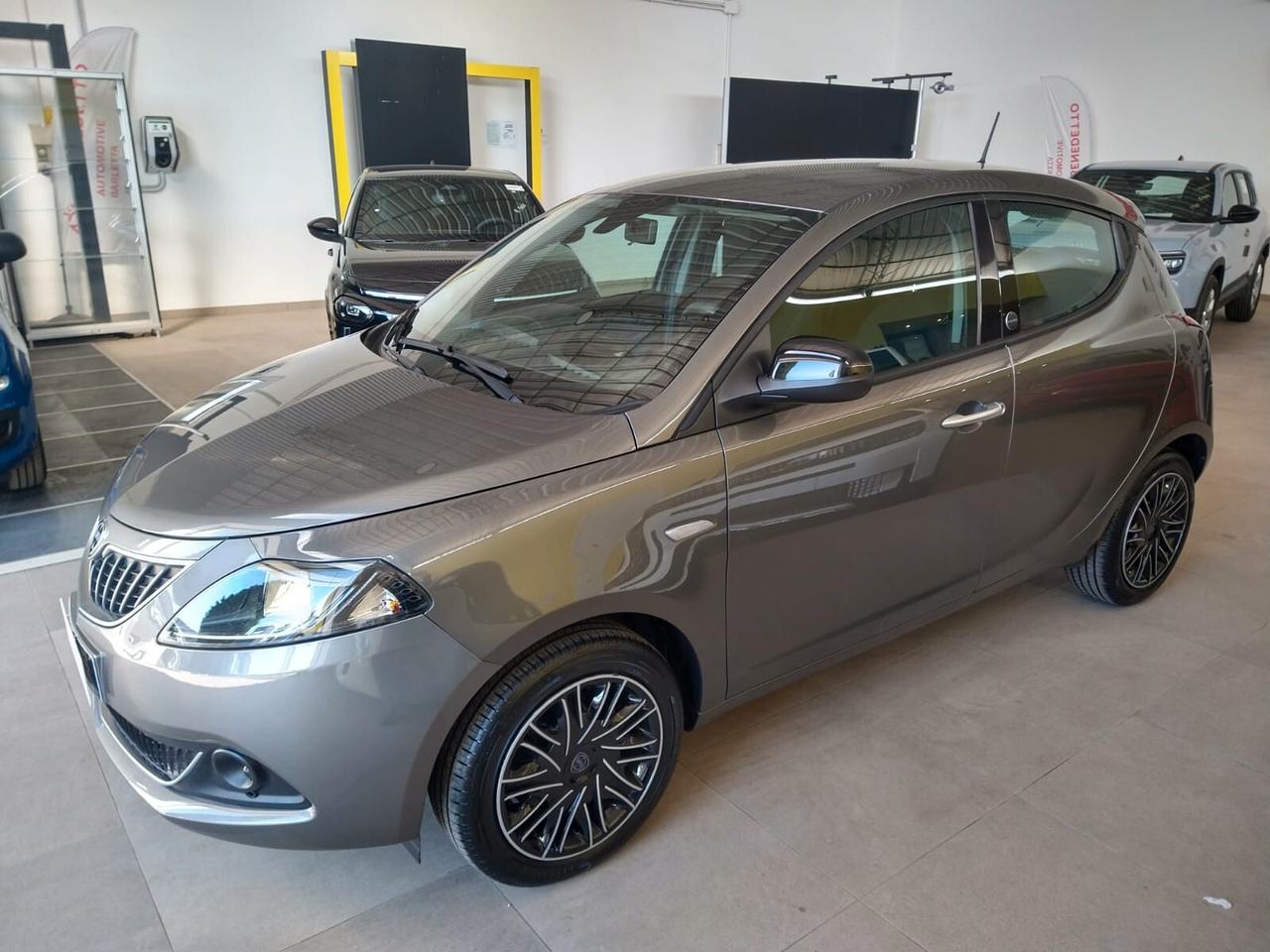 Lancia Ypsilon 1.0 FireFly 5 porte S&S Hybrid Ecochic Gold