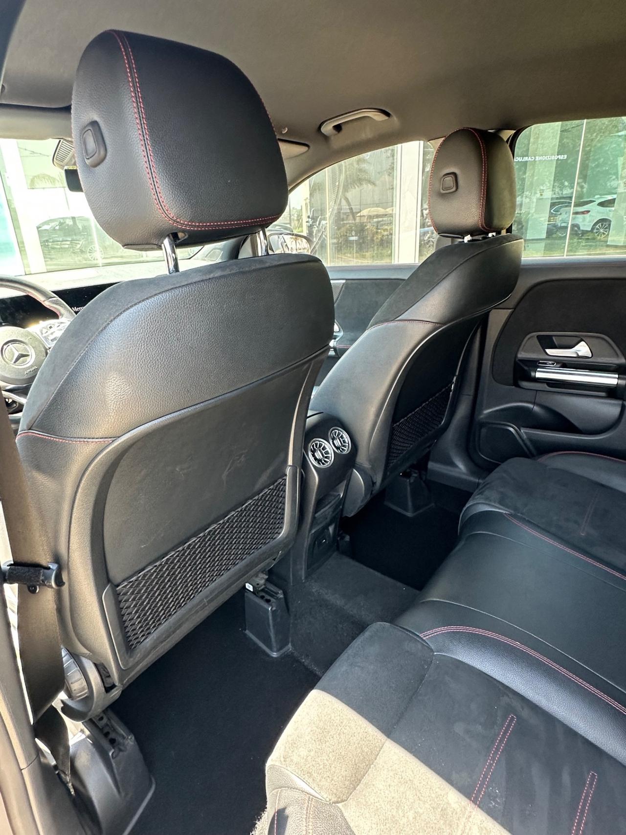 Mercedes-Benz GLA 250 e phev Premium possibilità noleggio no scoring