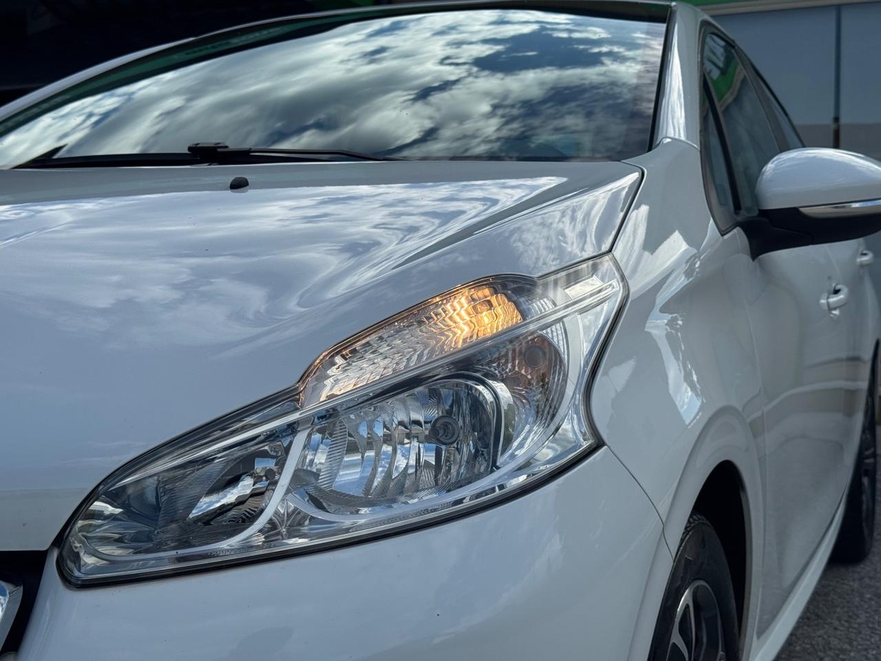 Peugeot 208 1.4 HDi 68 CV 5 porte Allure 2015