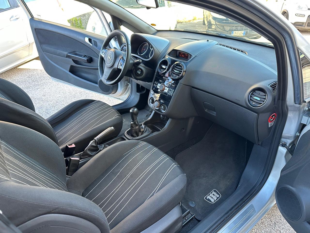 Opel Corsa 1.2 3 porte Club