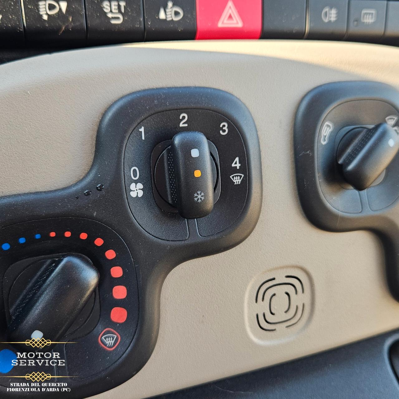 Fiat Panda 1.2 BENZINA NEOPATENTATI DA 75€ al mese