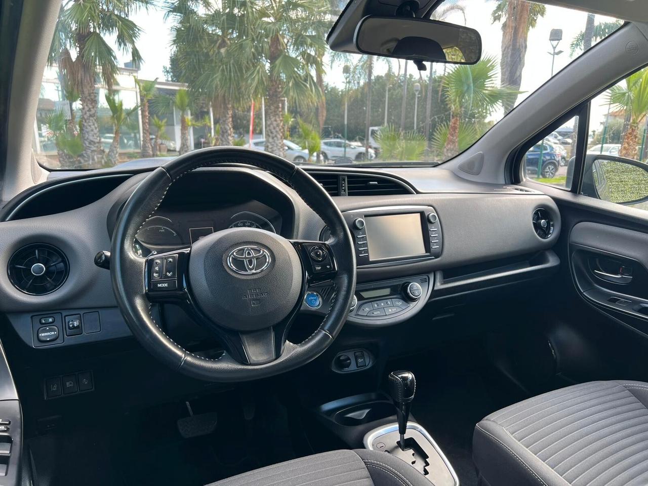 Toyota Yaris 1.5 Hybrid 5 porte Business