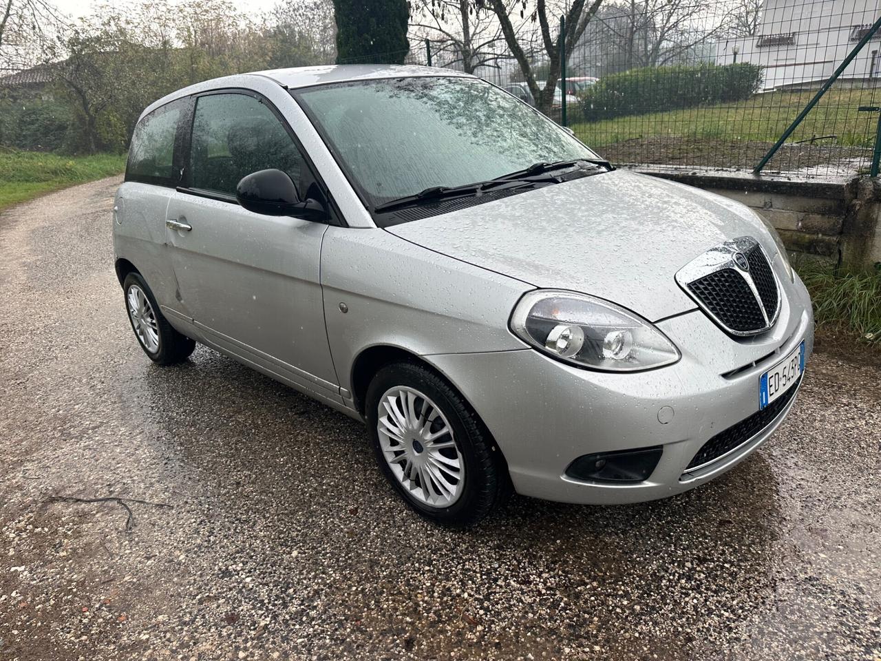 Lancia Ypsilon 1.3 MJT 75 CV