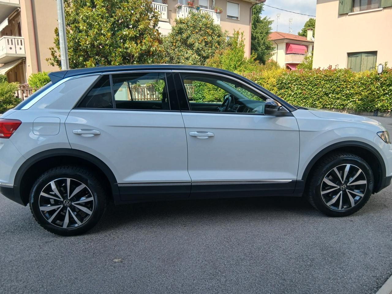 Vw T Roc Style 1.0 Tsi con Teck pack full opt TUA a € 241 mese