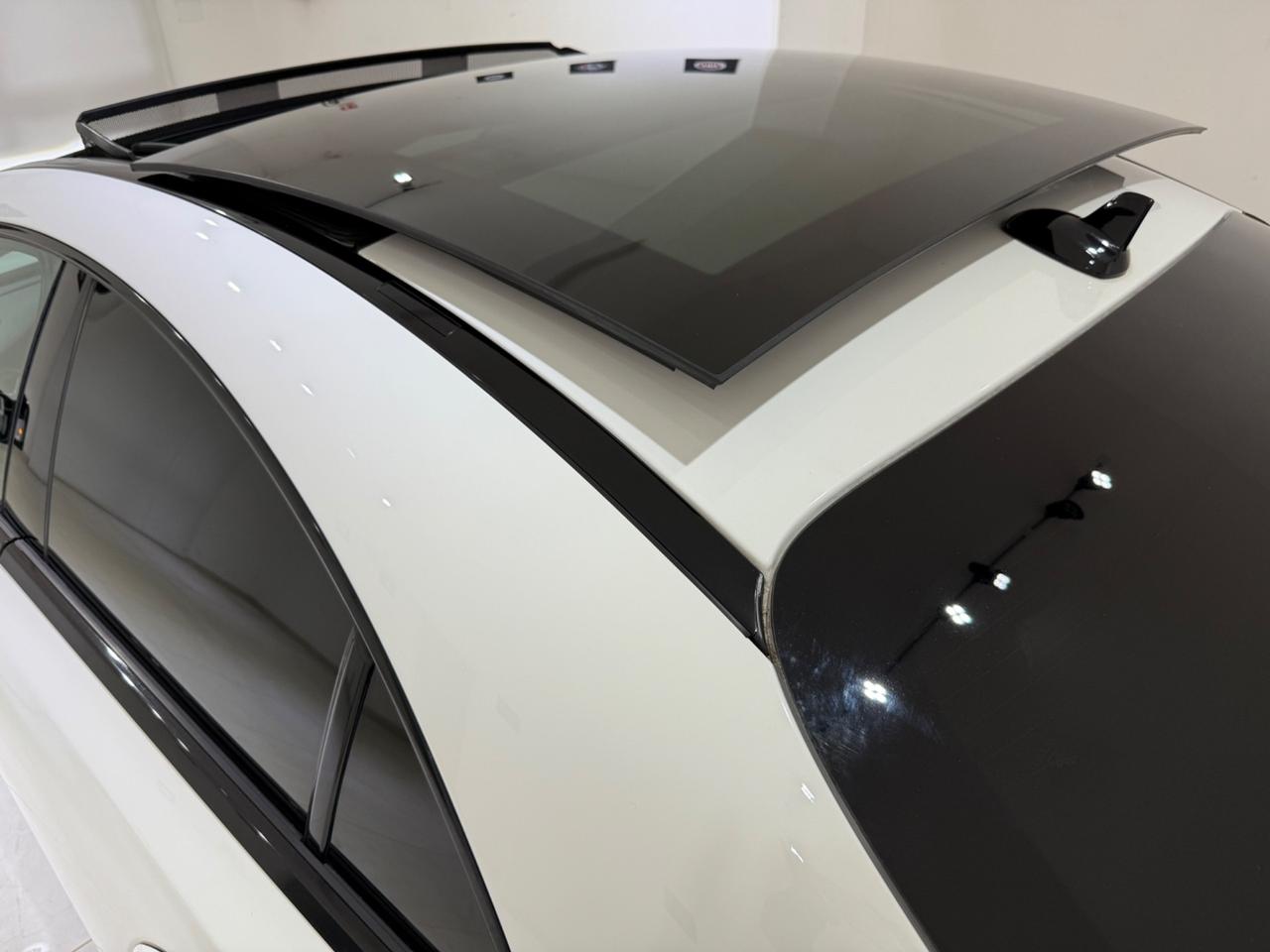 CLA 220 D AUTOMATIC PREMIUM TOTAL BLACK