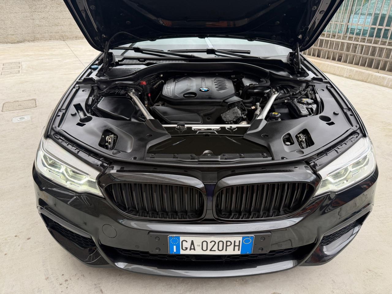 BMW 520d M-SPORT IBRIDO 190CV AUTOMATICO 63.000KM