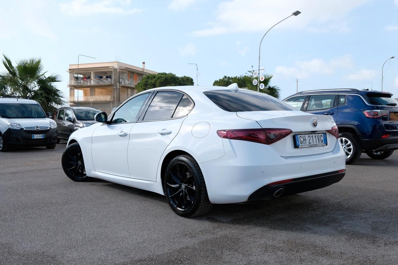 Alfa Romeo Giulia 2.2 Turbodiesel 136 CV AT8