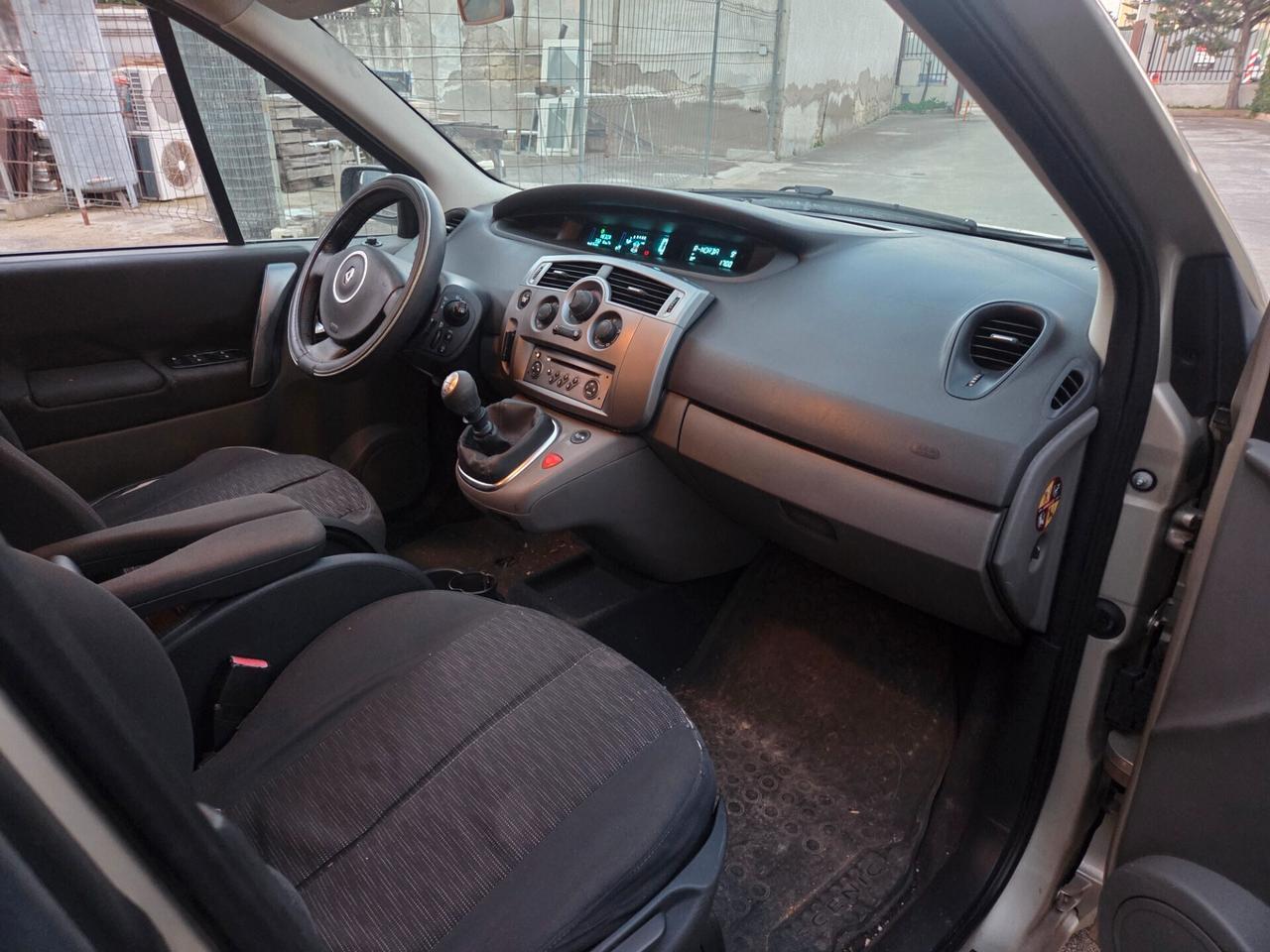 Renault Scenic Grand Scénic 1.5 dCi/105CV Dynamique