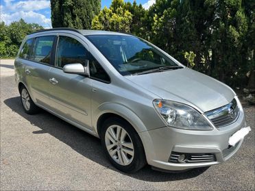 Opel Zafira 1.9 CDTI COSMO 7 POSTI