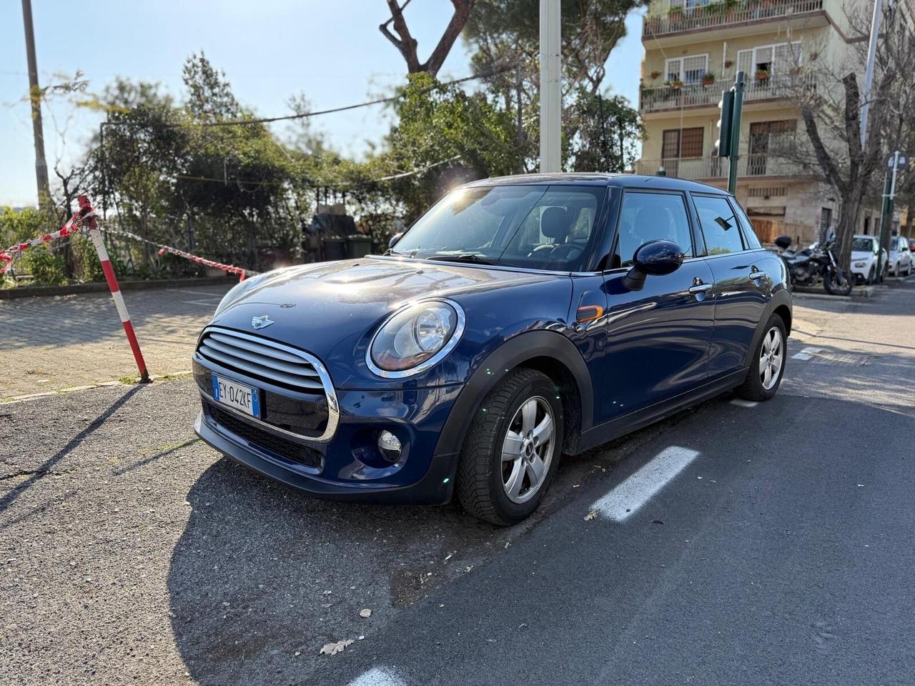 Mini Mini 1.5 Cooper D Business XL Aut. 5 porte Pdc