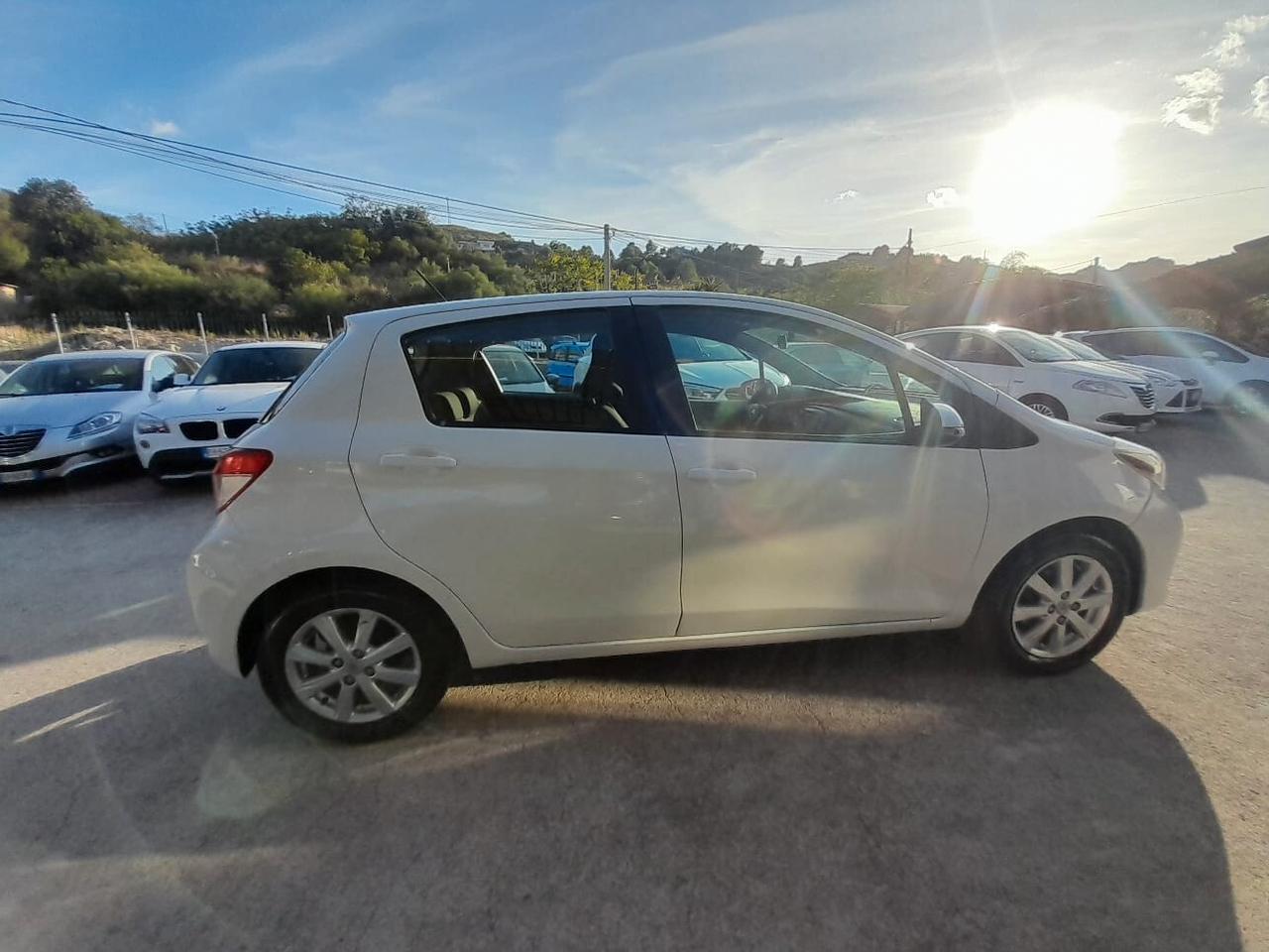 Toyota Yaris 1.0 5 porte Active KM 132 MILA ADATTA X NEO PATENTATI