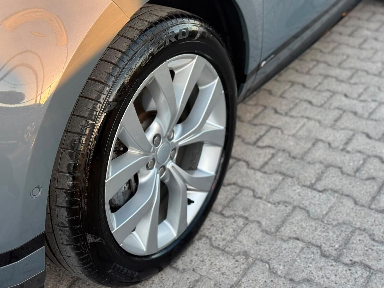 Evoque 2.0D Hybrid 163 CV AWD R-Dynamic *Tetto