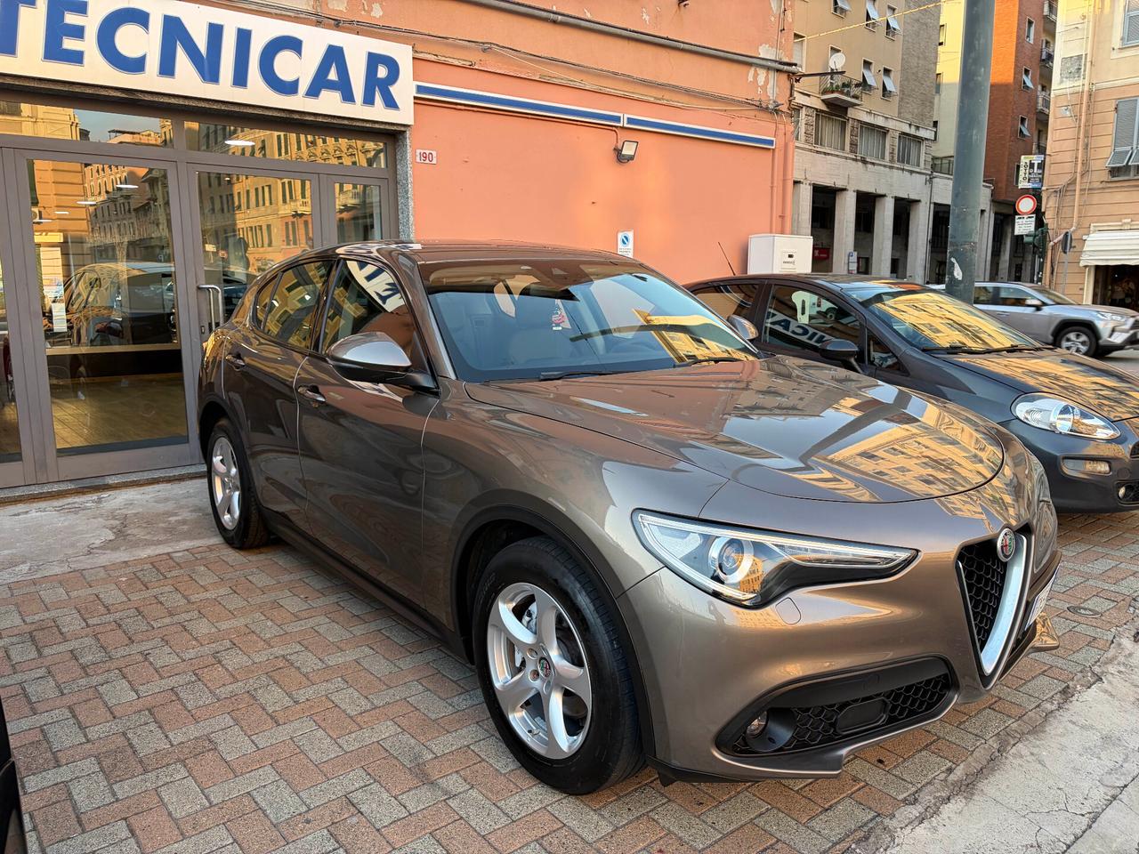 Alfa Romeo Stelvio 2.2 Turbodiesel 180 CV AT8 Q4 Super