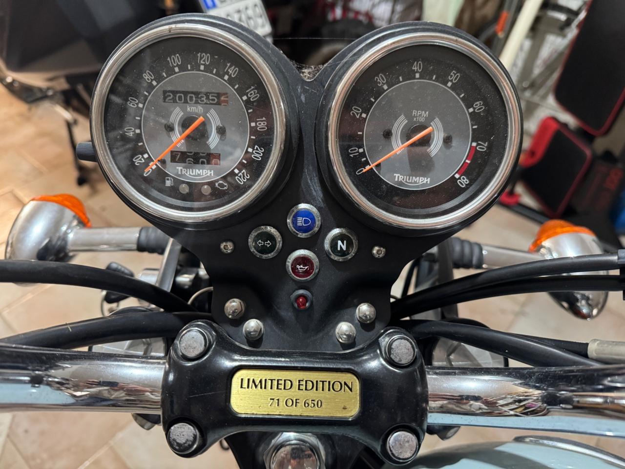 Triumph Bonneville T100 50th limited edition