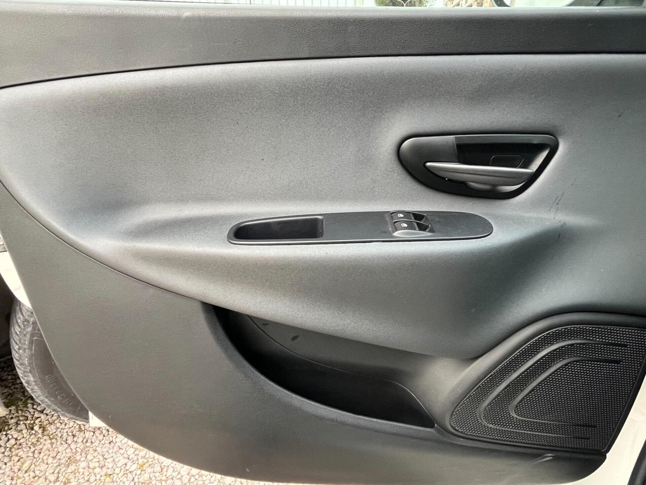 Lancia Ypsilon 1.2 69 CV 5 porte KM CERTIFICATI 1 PROPRIETARIO