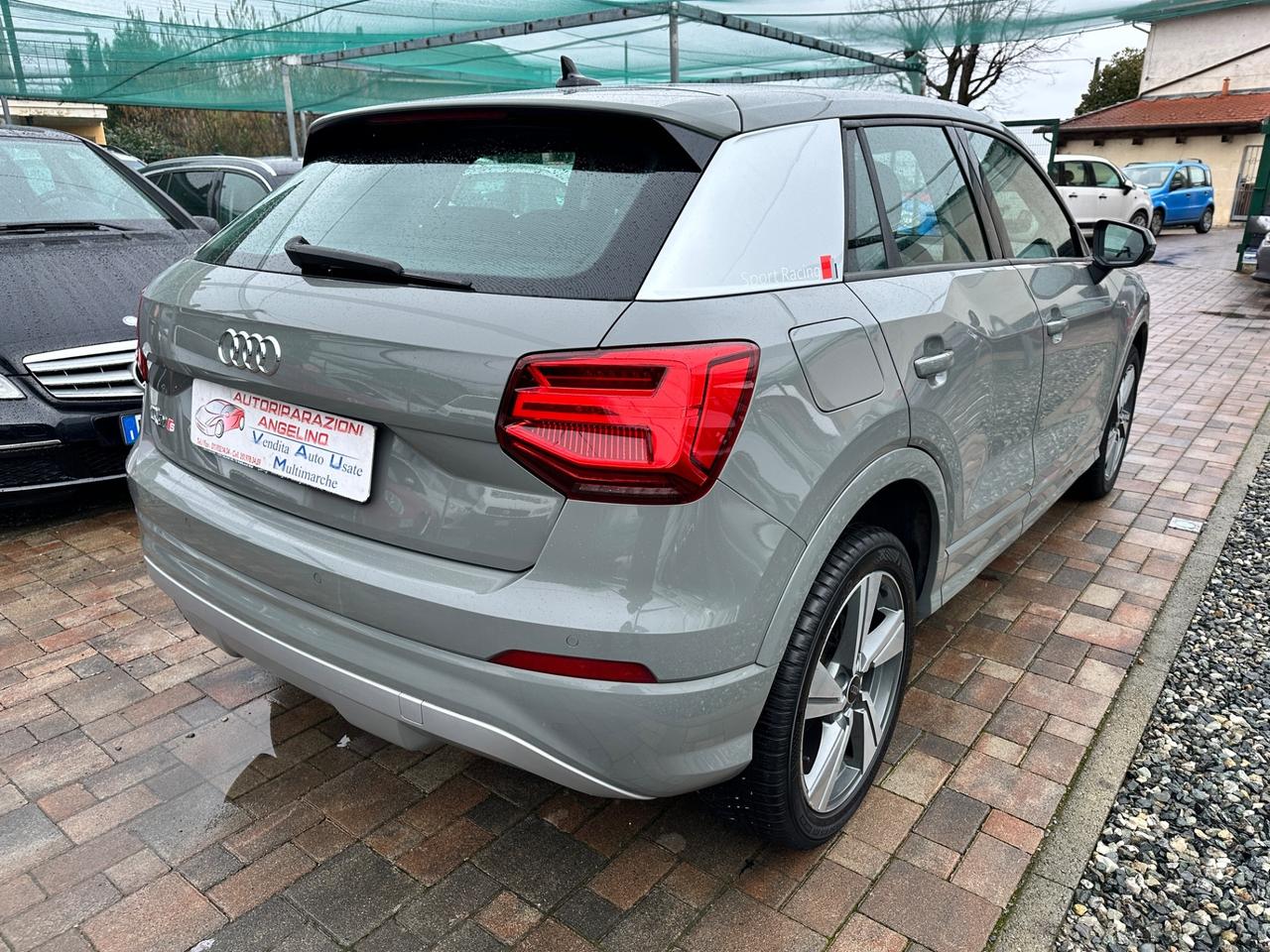 Audi Q2 35 TDI S tronic Identity Black