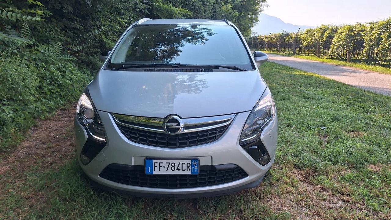 OPEL ZAFIRA TOURER 1.4T. COSMO