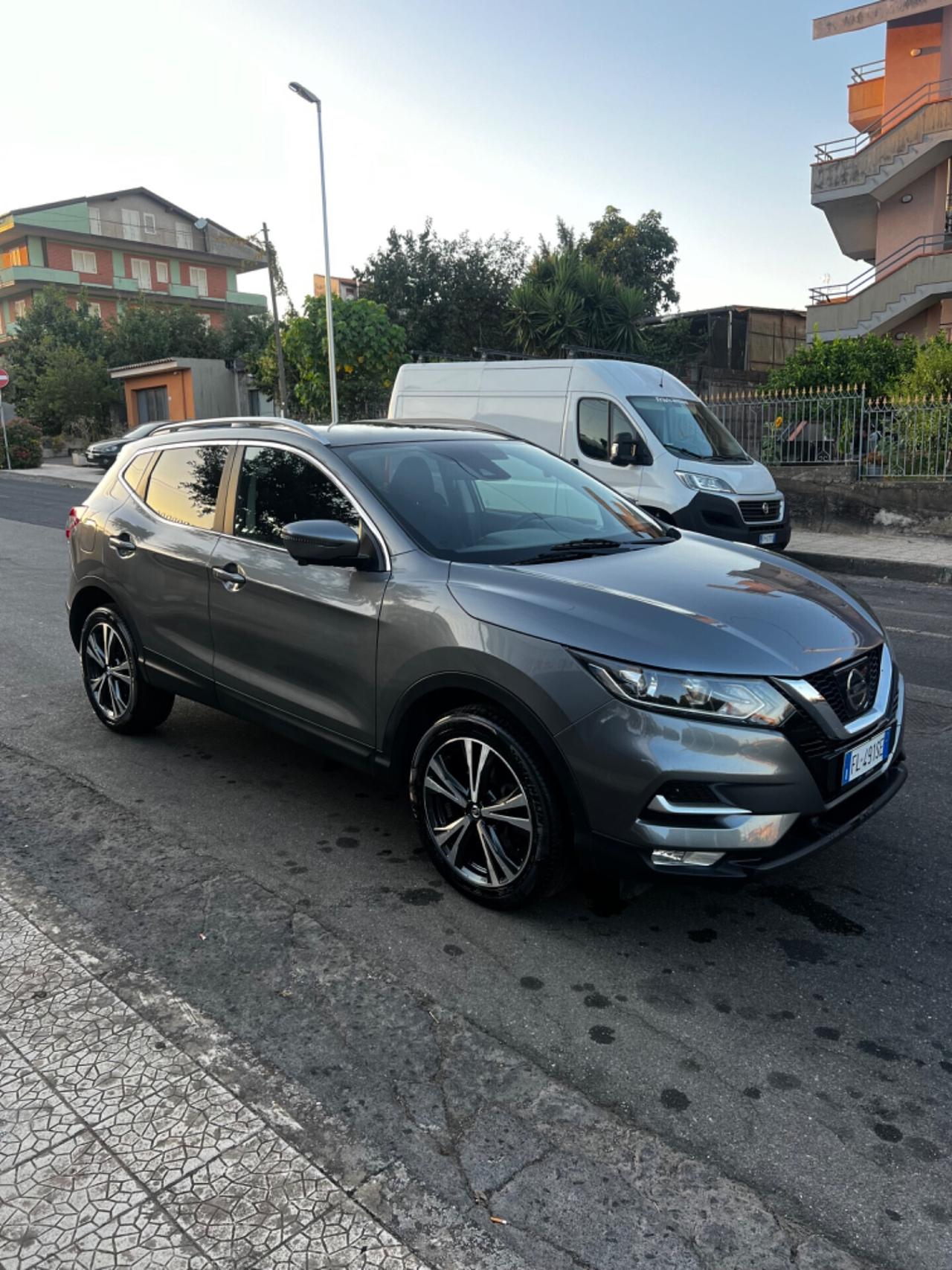 Nissan Qashqai 1.5 dCi Tekna tetto apribile