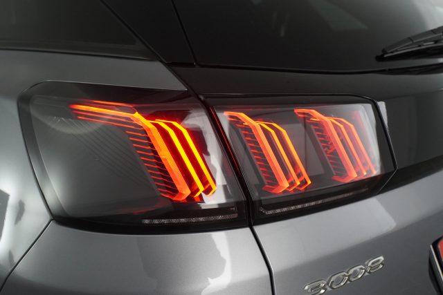 PEUGEOT 3008 3008 BlueHDi 130 S&S EAT8 Allure