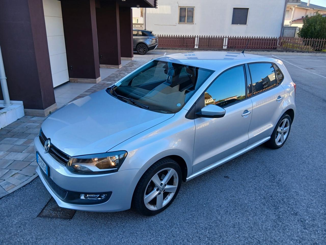 Volkswagen Polo 1.4 5 porte Highline neopatentati tua a e 185 mese