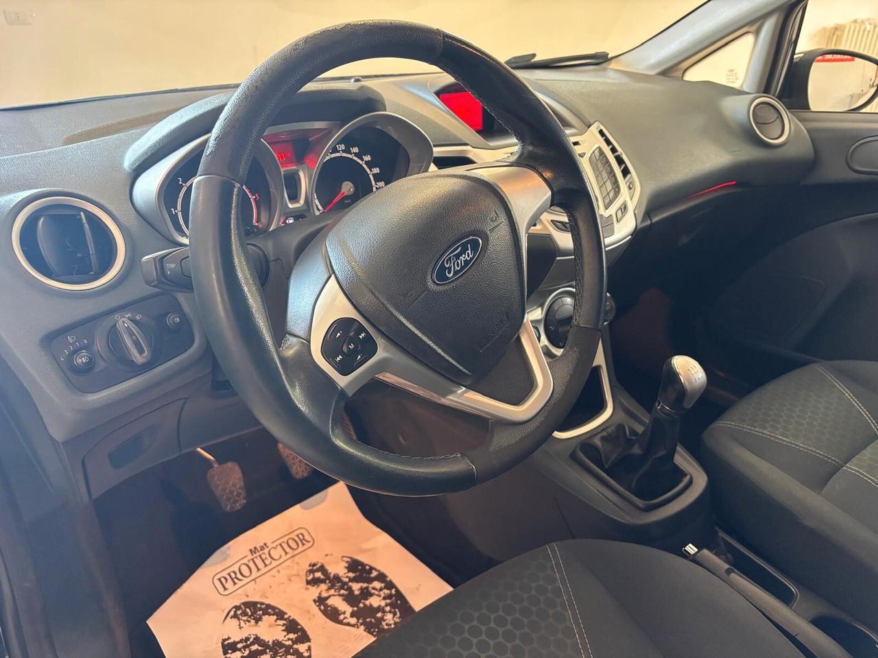 FORD FIESTA ANNO 2011 DS 1.4 ADATTA NEOPATENTATI KM 163 MILA