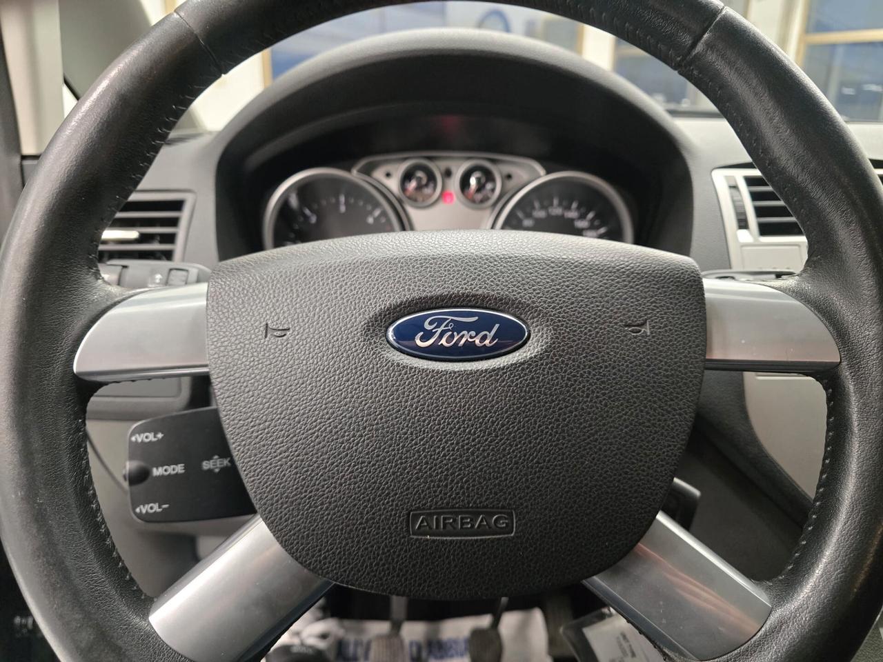 Ford C-Max 1.6 TDCi 110 CV Titanium DPF NEOPATENTATI