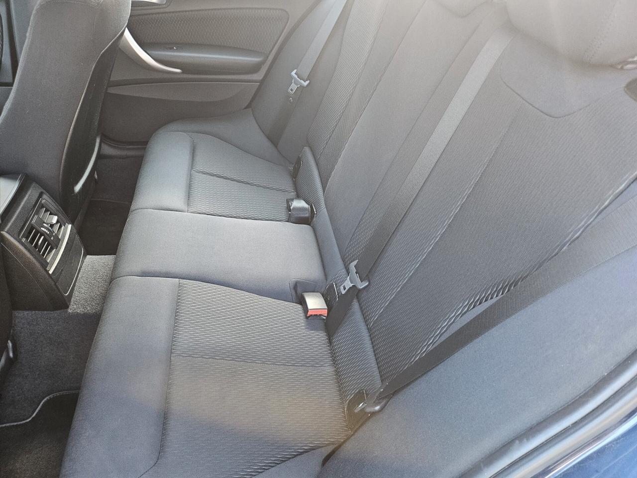 Bmw 118 118d 5p. Unique