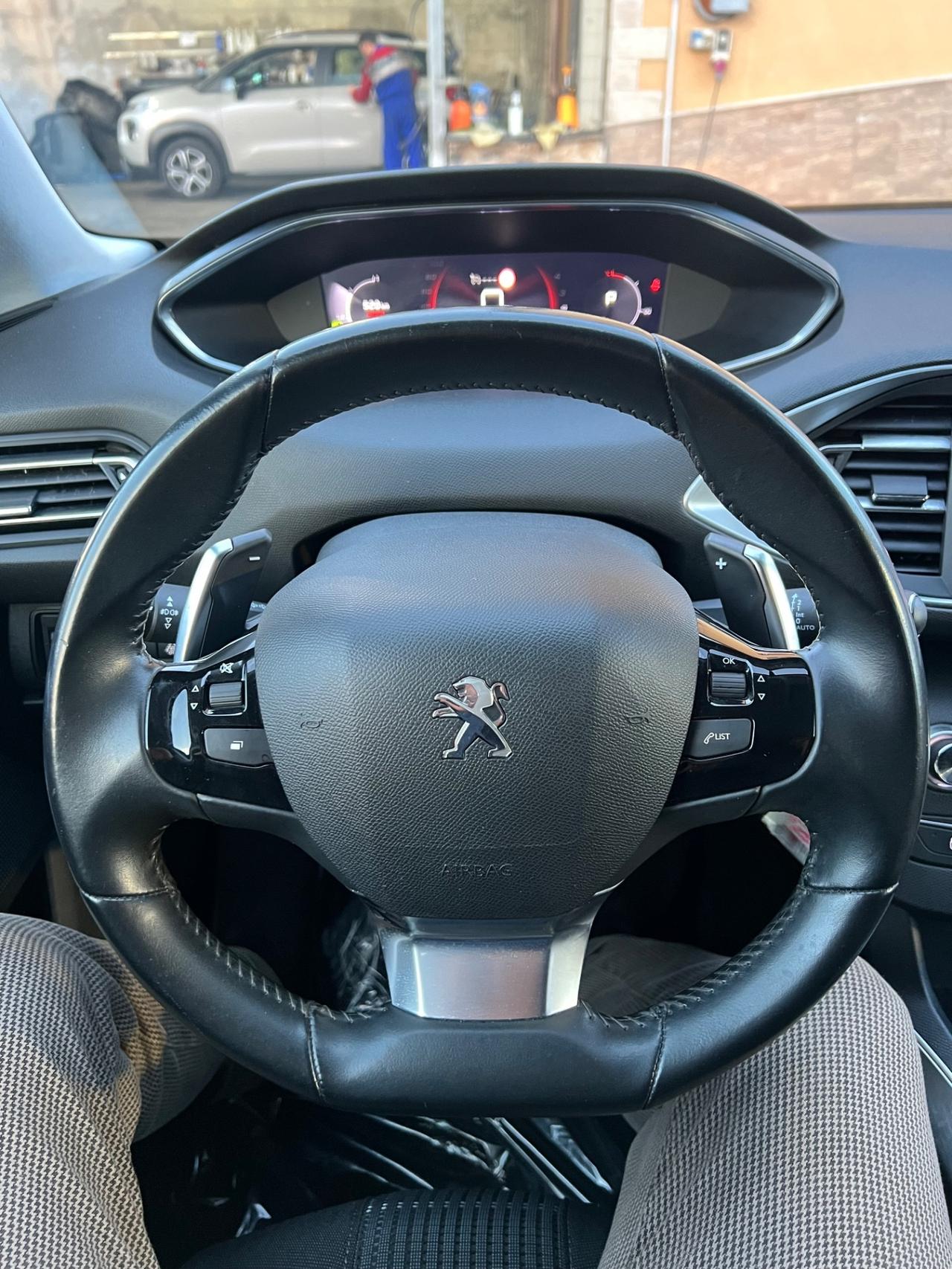 Peugeot 308 BlueHDi 130 2021