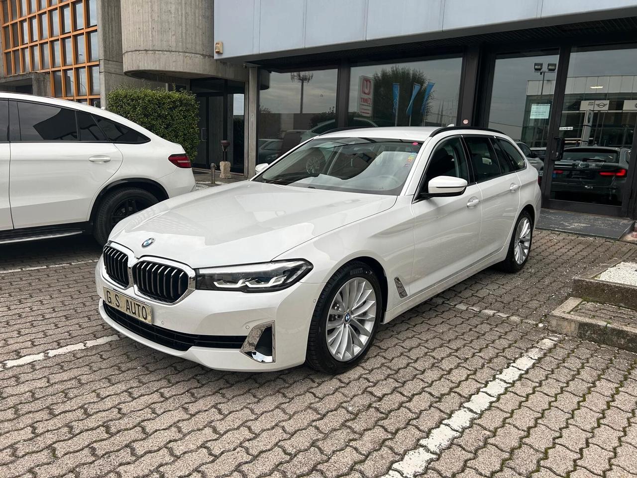 BMW 530d Touring mhev 48V xdrive Luxury DANNEGGIATA