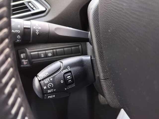 Peugeot 308 BlueHDi 130 S&S Allure