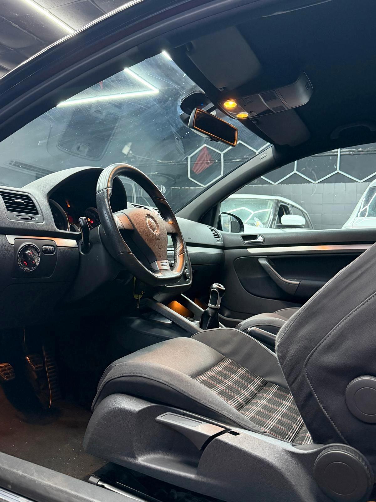 Volkswagen Golf GTI 2.0 16V TFSI 3p.