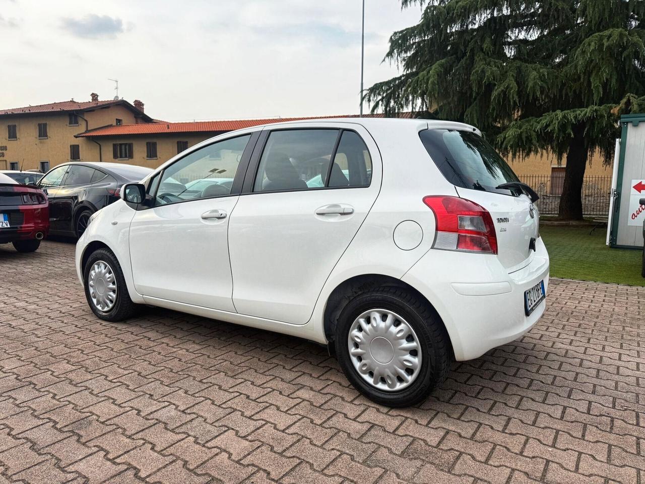 Toyota Yaris 1.3 5 porte Sol OK NEOPATENTATI