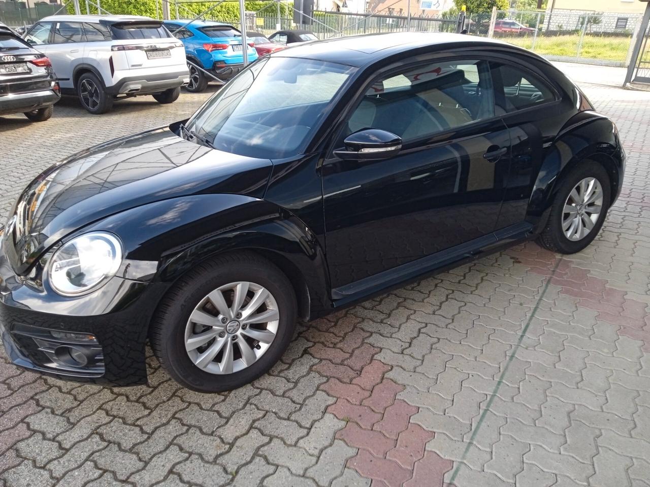 Volkswagen Maggiolino 1.2 TSI Design tetto apribile sens park x2 navy vol multifunzioni lim. di velocita' pronta consegna