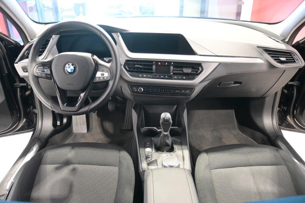 BMW 116D 115CV 6M. BUSINESS ADVANTAGE ( FARI LED - BMW DIGITAL COCKPIT - CRUISE - NAVI - MIRROR - PDC )