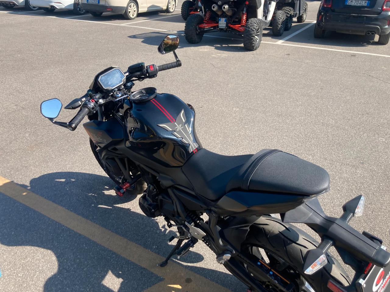 Kawasaki Z 650 sport + scarico completo e accessori