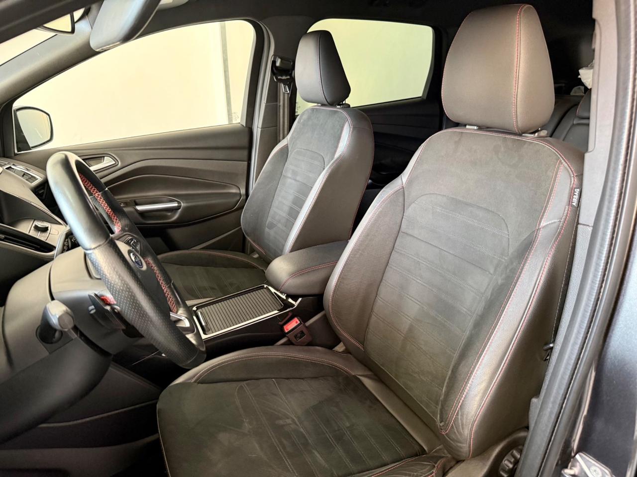 Ford Kuga 2.0 TDCI 120 CV S&S 2WD Powershift ST-Line