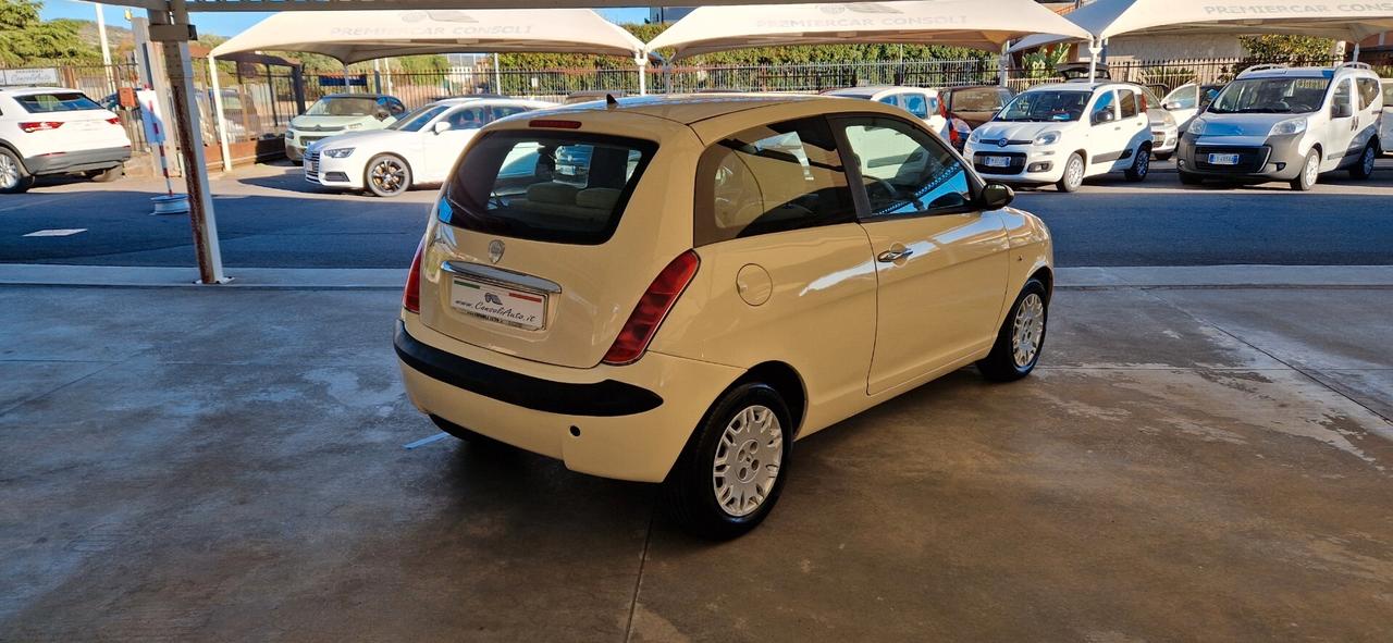 Lancia Ypsilon 1.2 Oro Plus