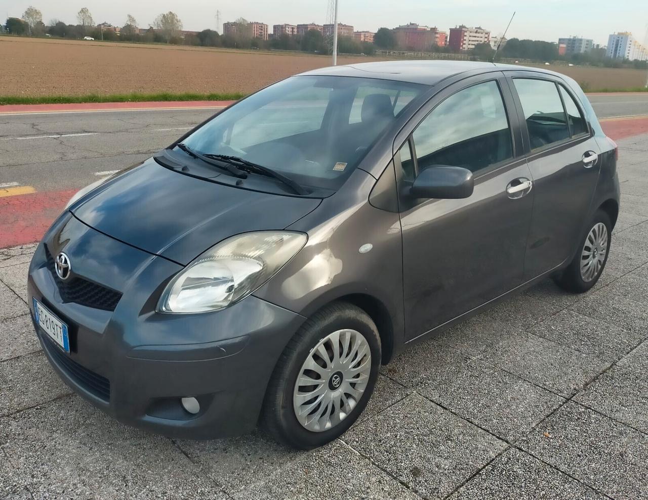 Toyota Yaris 1.3 5 porte Active