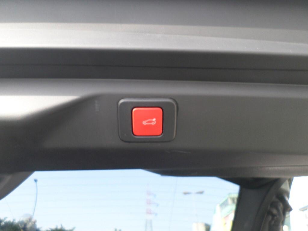 Peugeot 3008 Hybrid 136 e-DCS6 GT