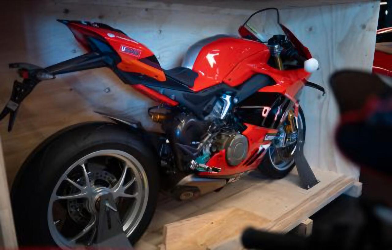 Ducati Panigale V4 BAUTISTA superbike