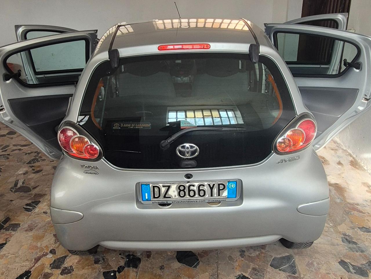 Toyota Aygo 1.0 12V VVT-i 5 porte Sol