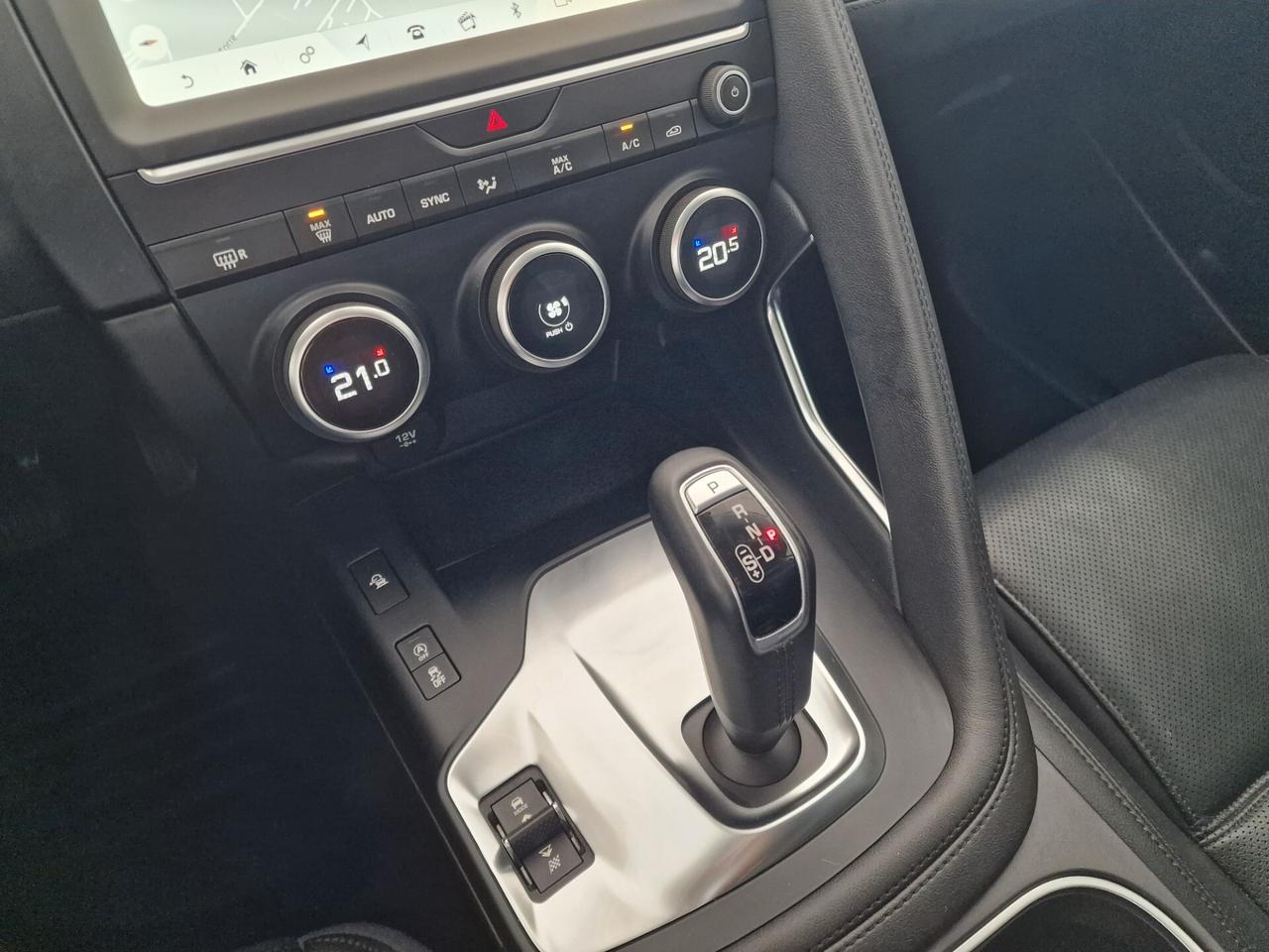 Jaguar E-Pace 2.0d 180 AWD TETTO