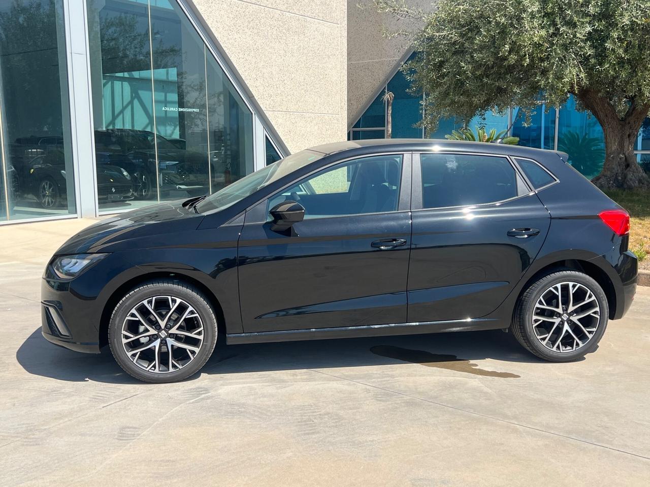 SEAT Ibiza Black Edition possibilità noleggio no scoring
