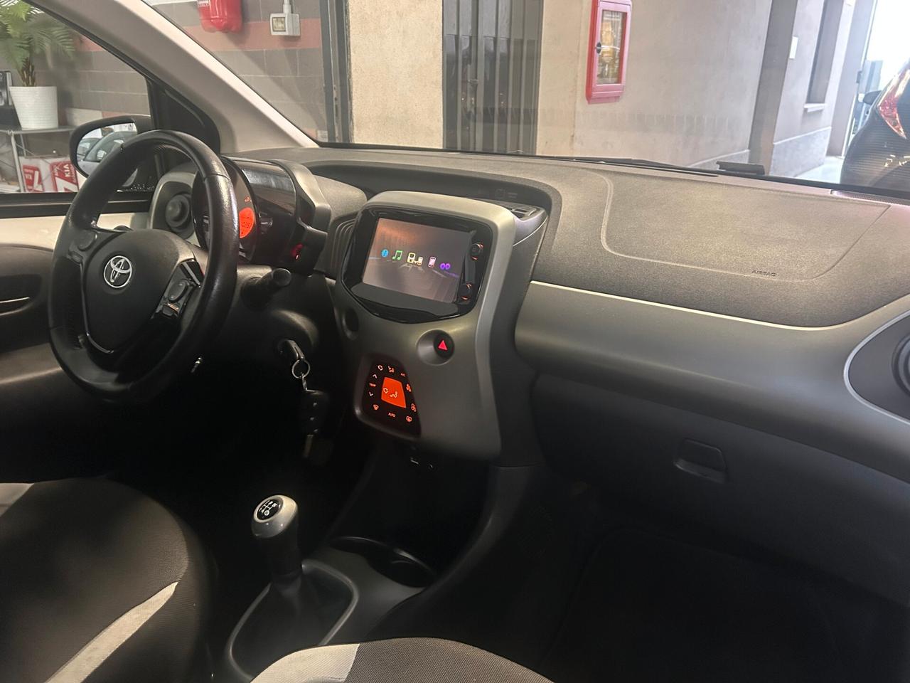 Toyota Aygo 1.0 VVT-i 69 CV 5 porte x-clusiv