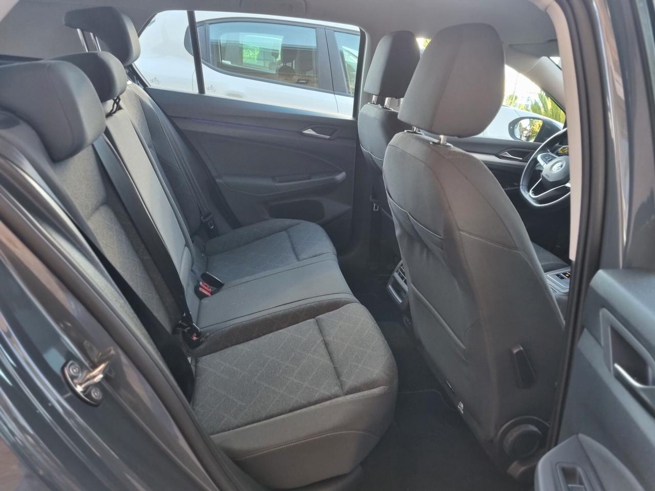 Volkswagen Golf VIII 2020 1.0 etsi evo Life 110cv dsg