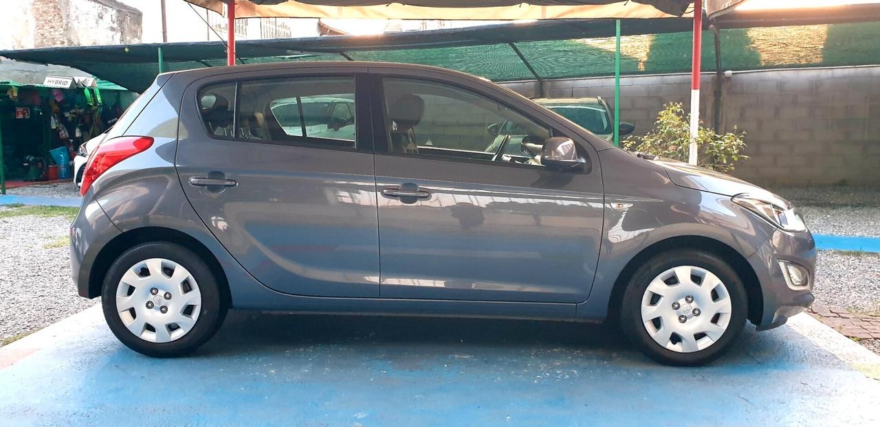 HYUNDAI IX20 1.2 BENZINA 49 MILA KM. OK NEOPATENTATI